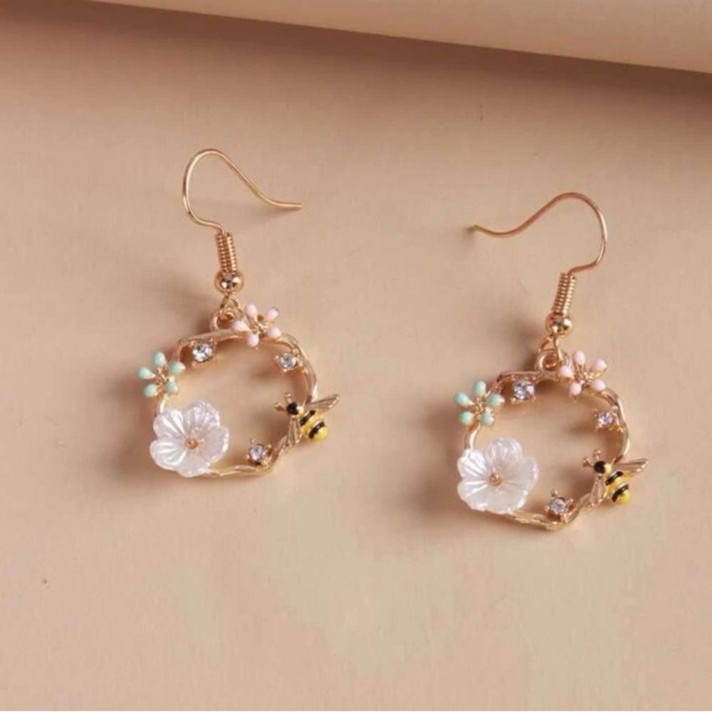 Delicate Gold flower and Bee Drop Earrings